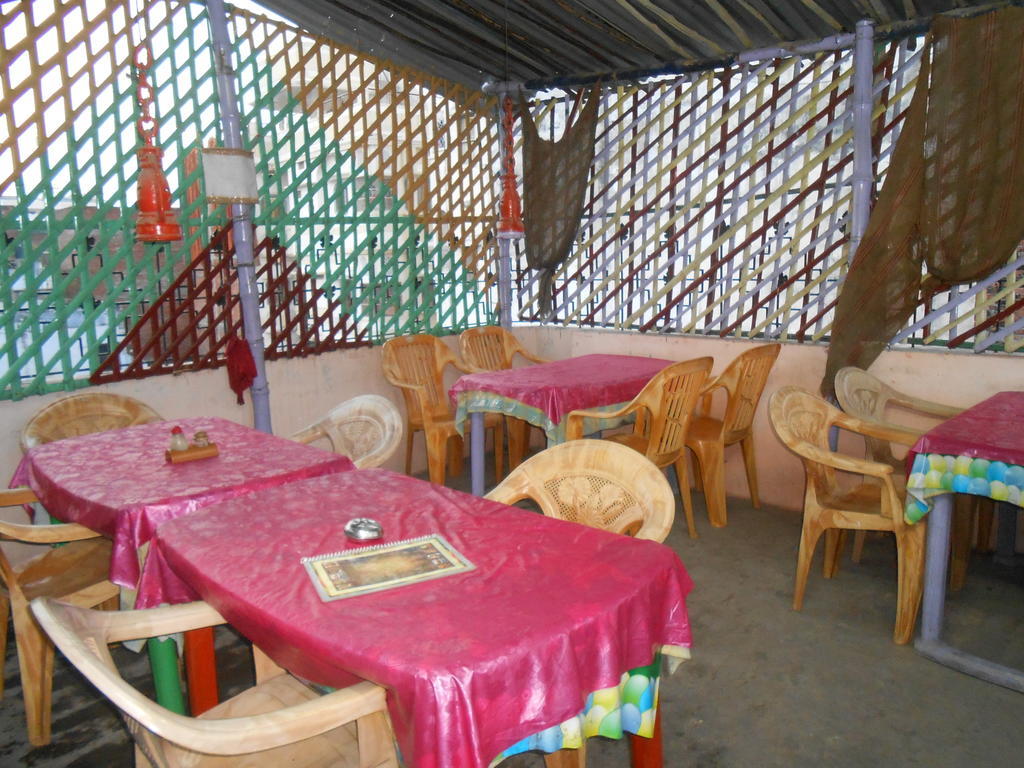 Elvis Guest House Varanasi Exterior photo